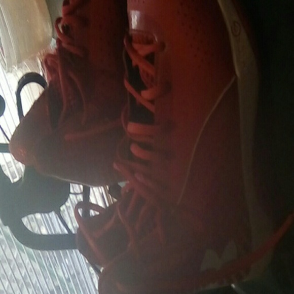 Under Amour clutch fit shoes - Picture 3 of 4